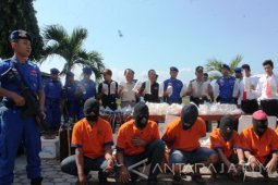Satpolairud BanyuwangiTangkap Sindikat Penyelundup Benih Lobster