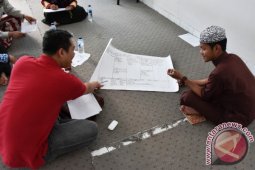 Adaro Cetak  Santri Jadi Wira Usaha Muda