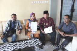 Santri-Alumni Ponpes Situbondo Polisikan Laman Penipuan