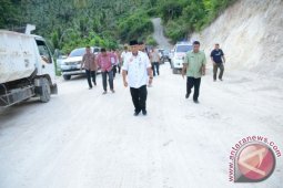 Gubernur : Jalan Biluhu Rampung Dalam Tiga Tahun