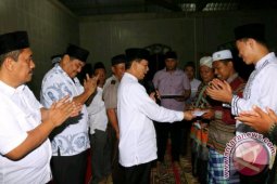 Bupati Tapsel Bantu Pembangunan Dua Mesjid