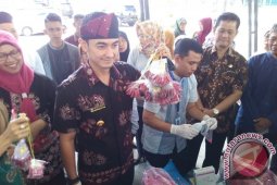 Gubernur minta masyarakat teliti beli produk makanan