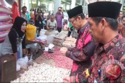 Wabup Penajam Pantau Harga Kebutuhan Pokok