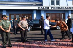 Alasan Jokowi Bersepatu Kets saat ke Tasik