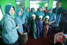 Safari Ramadhan TP PKK Kalsel Diisi Aksi Sosial