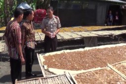 Polres Ngawi Gerebek Pabrik Kerupuk Mengandung Boraks