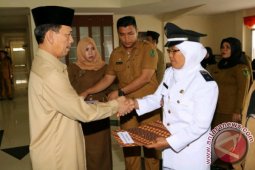 Lurah dan Kepala Sekolah Dilantik