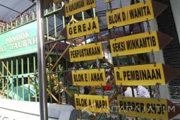 Presiden Zimbabwe Ampuni 3.000 untuk atas Kepadatan Penjara