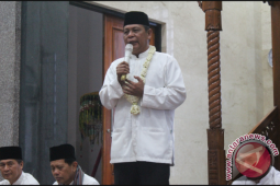 Gubernur Ajak Anggota Baru DPRD Kalsel Bangun Daerah