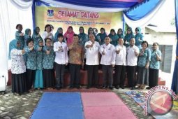 Walikota Tebing Tinggi Dampingi Penilaian Perlombaan Kelurahan Terbaik