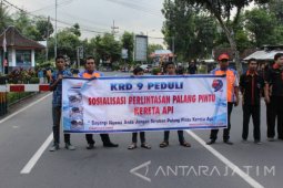 KAI Daop Jember Kampanyekan Keselamatan Berkendara di Perlintasan Sebidang (Video)