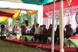 Presiden Minta Diajari "Ngapak" saat Bagi PKH (Video)