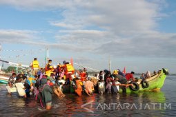 Pemudik Mulai Padati Pelabuhan Tradisional Jangkar Situbondo (Video)