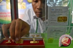 Harga Emas Turun Tertekan Penguatan Dolar AS
