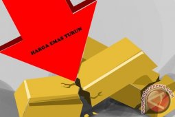 Emas berjangka turun akibat aksi ambil untung