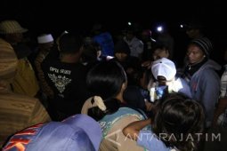 Petugas Gabungan Evakuasi 360 Penumpang Kapal Kandas