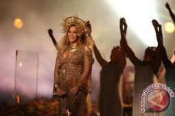 Beyonce, James Earl Jones isi suara "The Lion King"