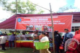 PKK Kalbar Gelar Pasar Murah Di Jelimpo