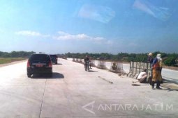 Gubernur Jatim Uji Coba Ruas Tol Wilangan-Caruban