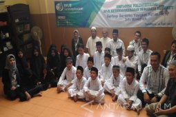 BPJS Ketenagakerjaan Rungkut Berikan Santunan Yatim Piatu