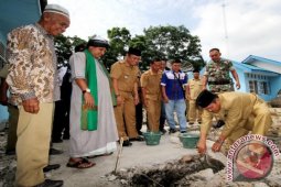 Kantor Camat Tanah Jawa Bangun Mushalla