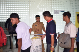 Pantau Arus Mudik di PLBN Aruk