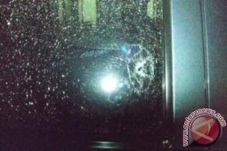 Mobil Patroli Polres Sorong Kota Rusak Dipanah Warga
