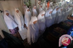 Jamaah Naqsabandiyah Rayakan Idul Fitri Hari Ini
