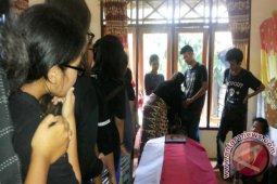 SUASANA DUKA SELIMUTI RUMAH DUKA