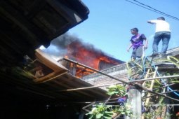 Rumah Warga Kediri Terbakar saat Ditinggal Silaturahmi