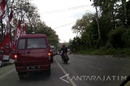 Madiun-Nganjuk Padat, Polres Terjunkan Tim Urai Kemacetan (Video)