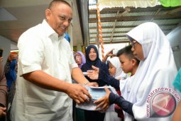 Gubernur Akan Memutasi Guru Terlibat Pungli