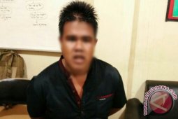 Polisi Ciduk Pencuri Handphone Di Diskotik