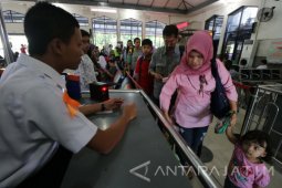 596.315 Penumpang Berangkat dari Daop VIII
