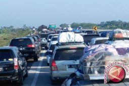 Polisi Masih Berlakukan Buka Tutup Rest Area KM 42