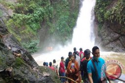Liburan Haji Warga Ramai Kunjungi Loksado Kalsel
