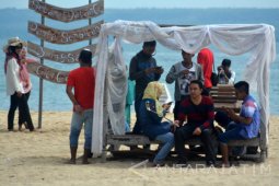 Wisata pantai Sembilan