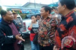 Bupati Samosir Tinjau Pelayanan KMP Fery