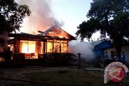 Rumah Kerabat Kerajaan Sukadana Terbakar