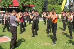 Polisi Blitar Intensif Latihan Bela Diri