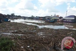 SUNGAI TERTUTUP SAMPAH 