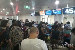 Hujan Petir Kacaukan Jadwal Penerbangan China Selatan (Video)