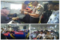 Polres Situbondo Periksa Penumpang Kapal Antisipasi Terorisme
