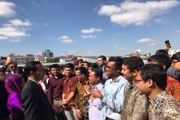 Jokowi Shalat di Masjid Terbesar Ankara, Interaksi dengan WNI di Turki (Video)