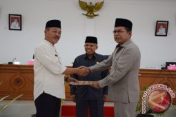 Gubernur Erzaldi Rosman Lantik 39 Pejabat Eselon