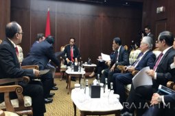 Jokowi Bertemu Tiga Ceo Perusahaan Strategis Turki (Video)