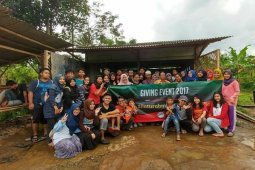 Given, Aksi Sosial Mahasiswa IPB Untuk Masyarakat Desa