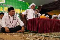 Hadiri Pengajian Akbar Bersama KH Achmad Muzakki Syah, La Nyalla Didoakan Pimpin Jatim