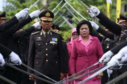 Polda Berikan Penghargaan Pada Anggota Polri Berprestasi