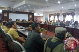 Bupati Akomodasi Tuntutan Warga Terkait Perbaikan Jalan Desa